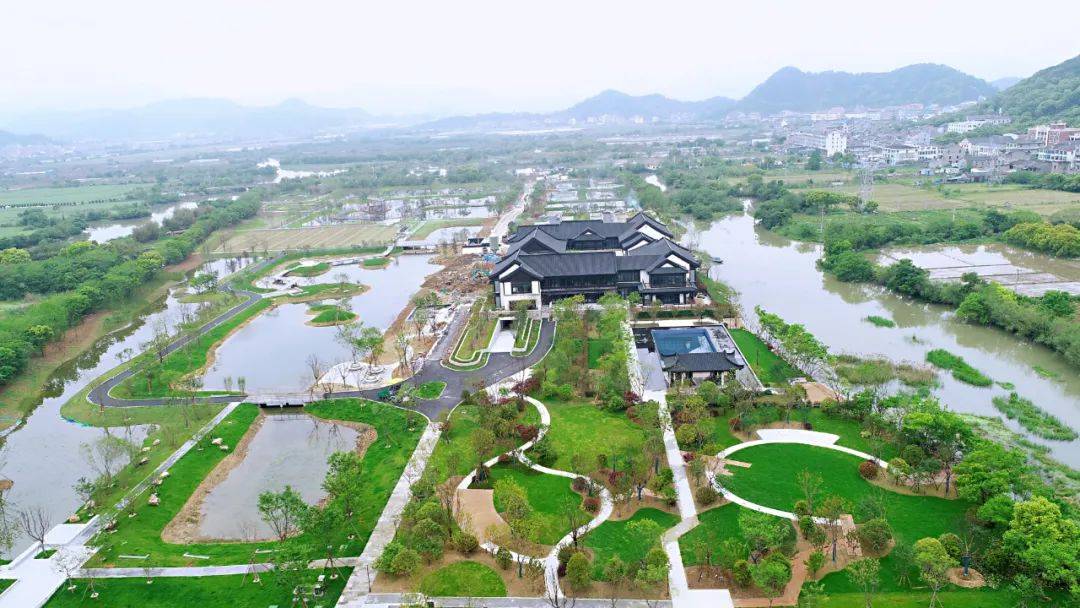 鉴洋湖湿地作为农业生产型湿地主要由山,水,田组成项目将绿色理念深度