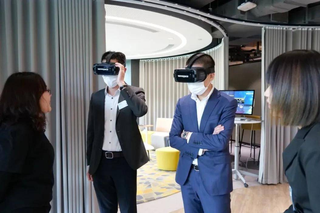 安永:北京wavespace旗舰创新中心开幕周活动之科技、媒体与通信业论坛_向未来