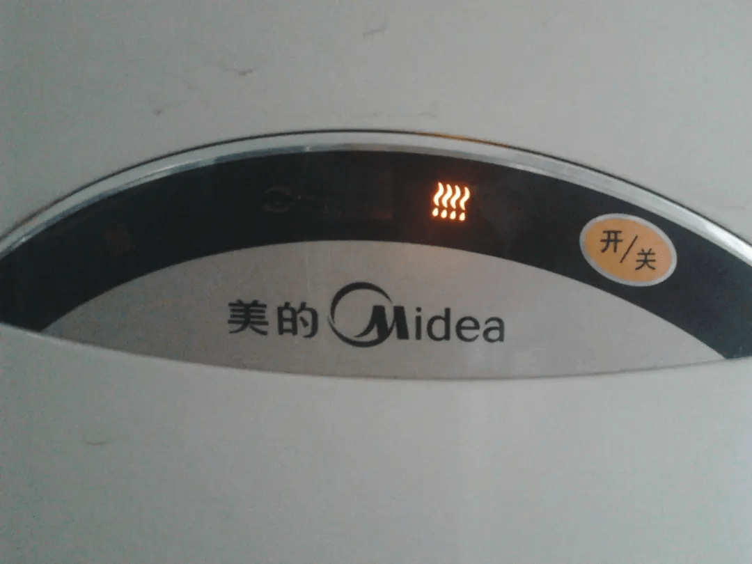 空调维修空调工作指示灯闪烁却不能启动是什么原因