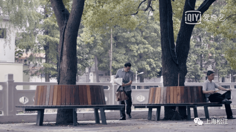 男子偷行李箱开盲盒行拘