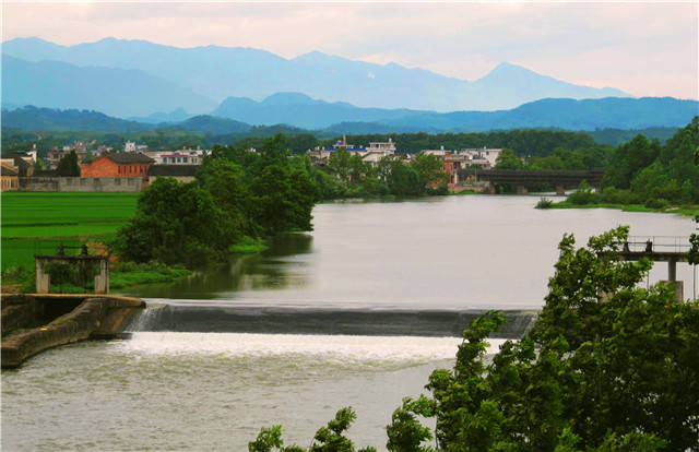 湖南新宁县金石镇样板河示范河纷呈碧水微波