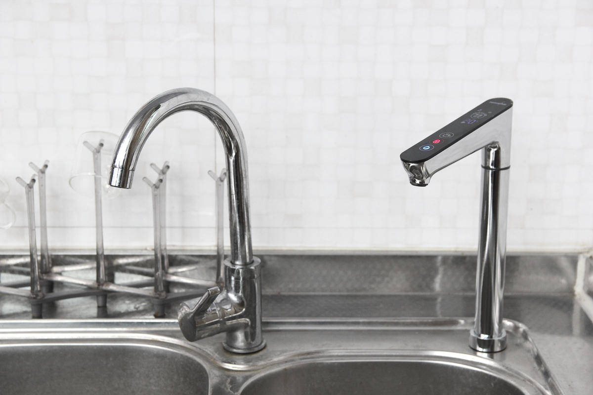 九阳净水器体验 只有1个滤芯 两年一换还能烧水 电控