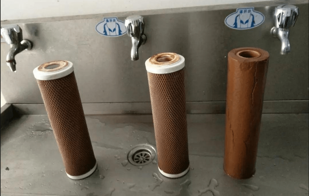 净水器的滤芯比较常见的有这几个:pp棉,这是最基本的滤芯,大部分净水