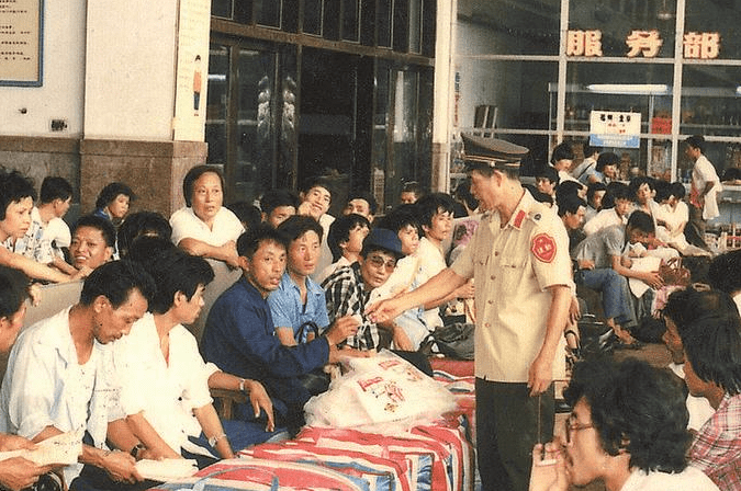 中国的第一次严打 19年 3天抓了6万人 规模有多大 我国
