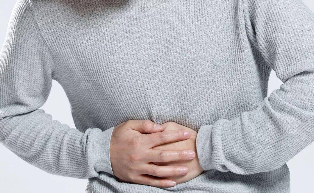 消化不良,饭后异常饱,甚至吃很少也有会饱胀感,则有可能是胃癌的前兆