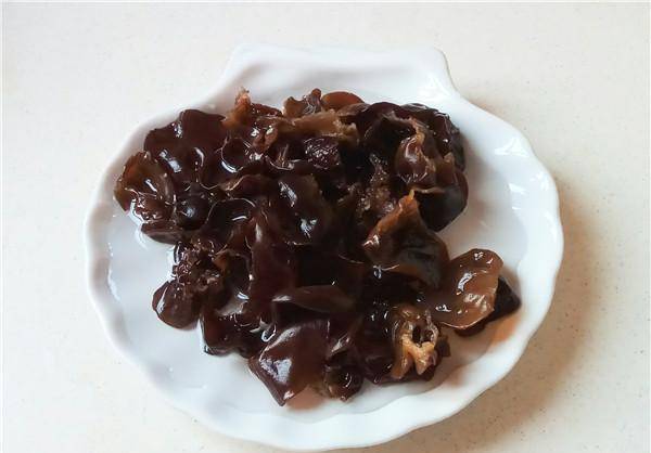 木耳焯水多长时间就可以吃 9b9edbad702041be99def1de05649add.jpeg