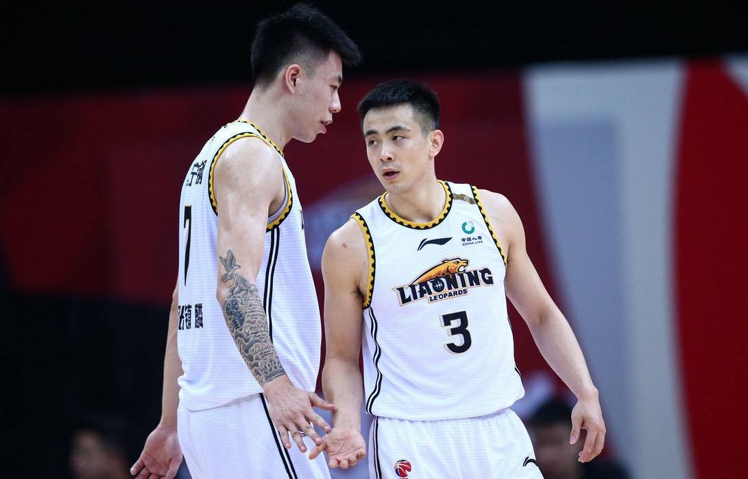 落后10分,辽宁男篮双核10分10助攻,赵继伟力挽狂澜,大韩低迷