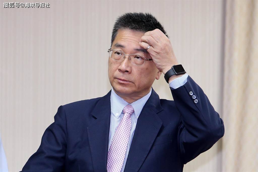 原创台北、新北警餐叙遭黑衣人砸千只蟑螂，台“内政部长”：强烈谴责
