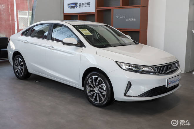 2021款吉利帝豪glup到店中网更大方