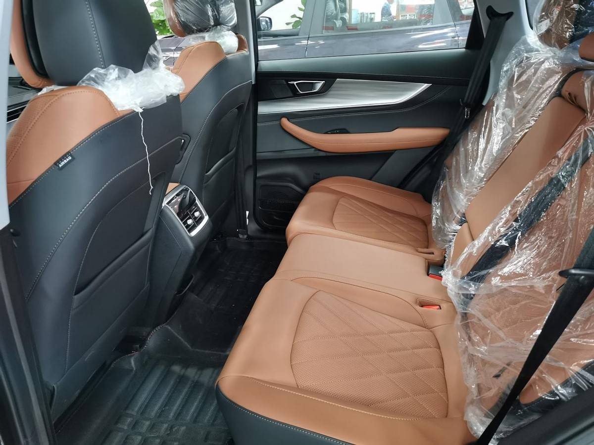 原创全系8000元降价优惠,空间还大,2021款瑞虎8plus实拍简评