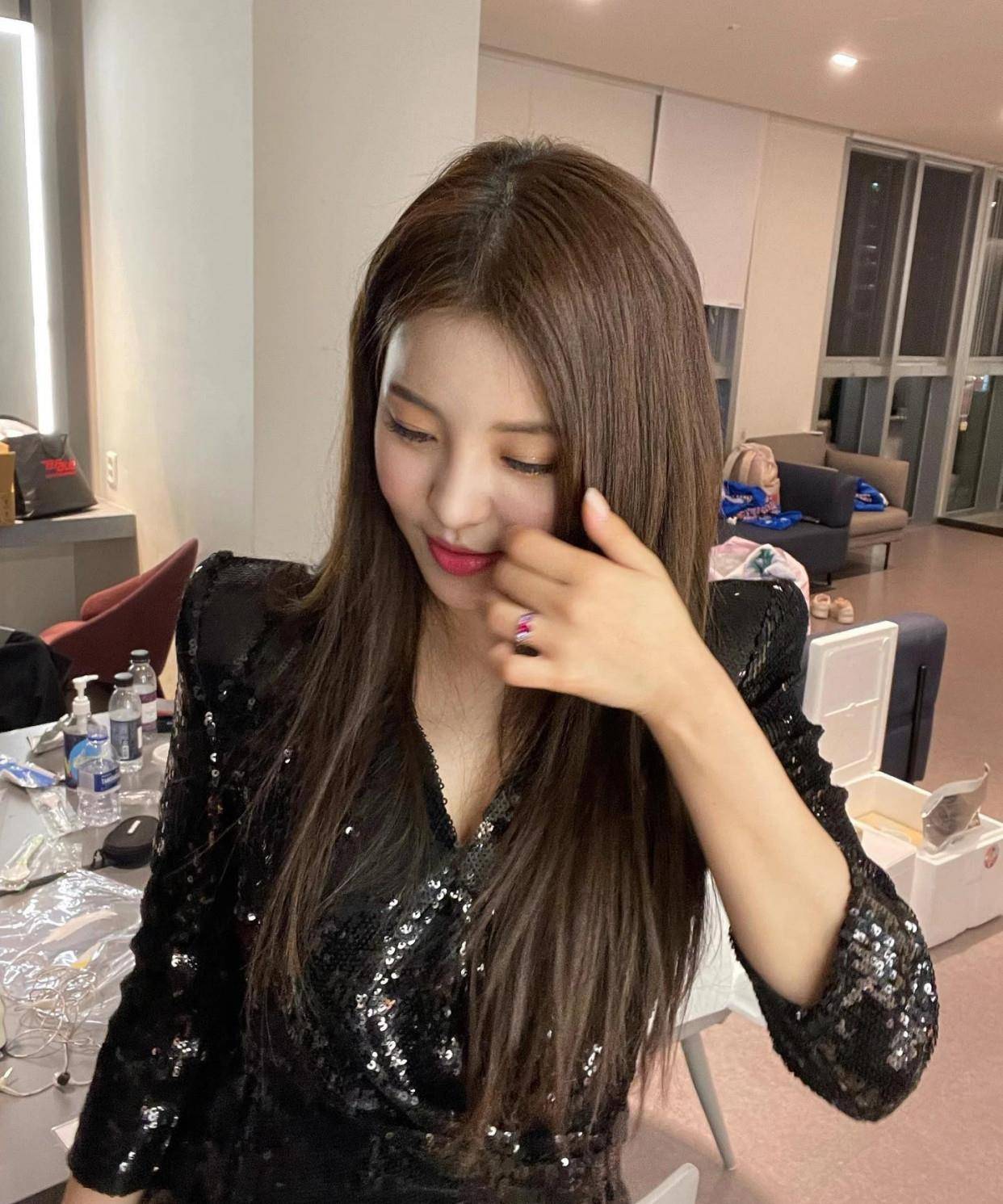 brave girls成员南侑廷生日当天晒童年照片并感谢粉丝祝福_帖子