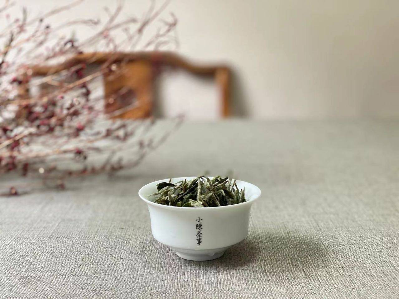 物质|新白茶苦涩，老白茶甘醇？别把苦味和年份挂钩，里面藏着4个真相