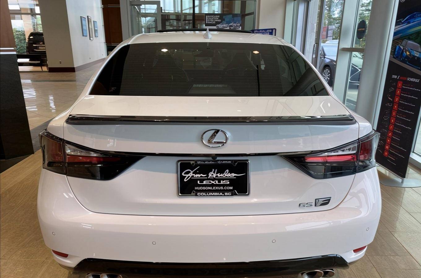 2022款雷克萨斯gs进店实拍标配v8引擎6秒破百