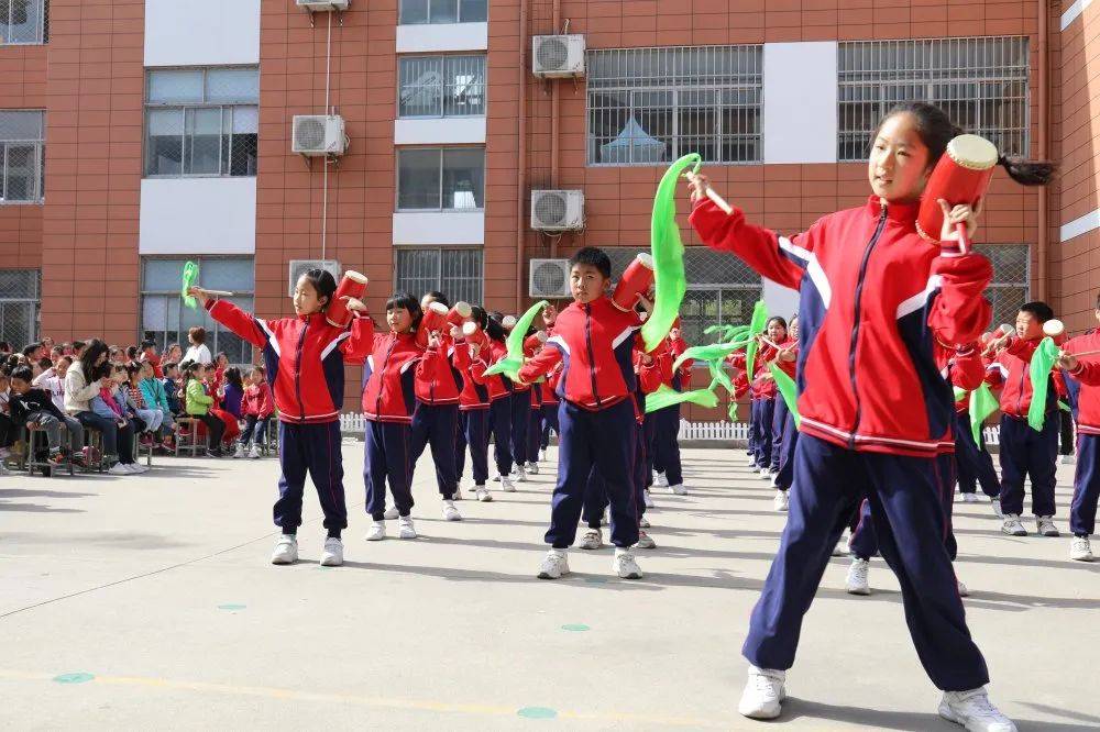 海安市城南实验小学传承花鼓文化02尽展城南风采