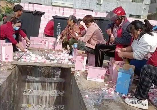 爱奇艺蒙牛真果粒就倒奶事件致歉将反思整改