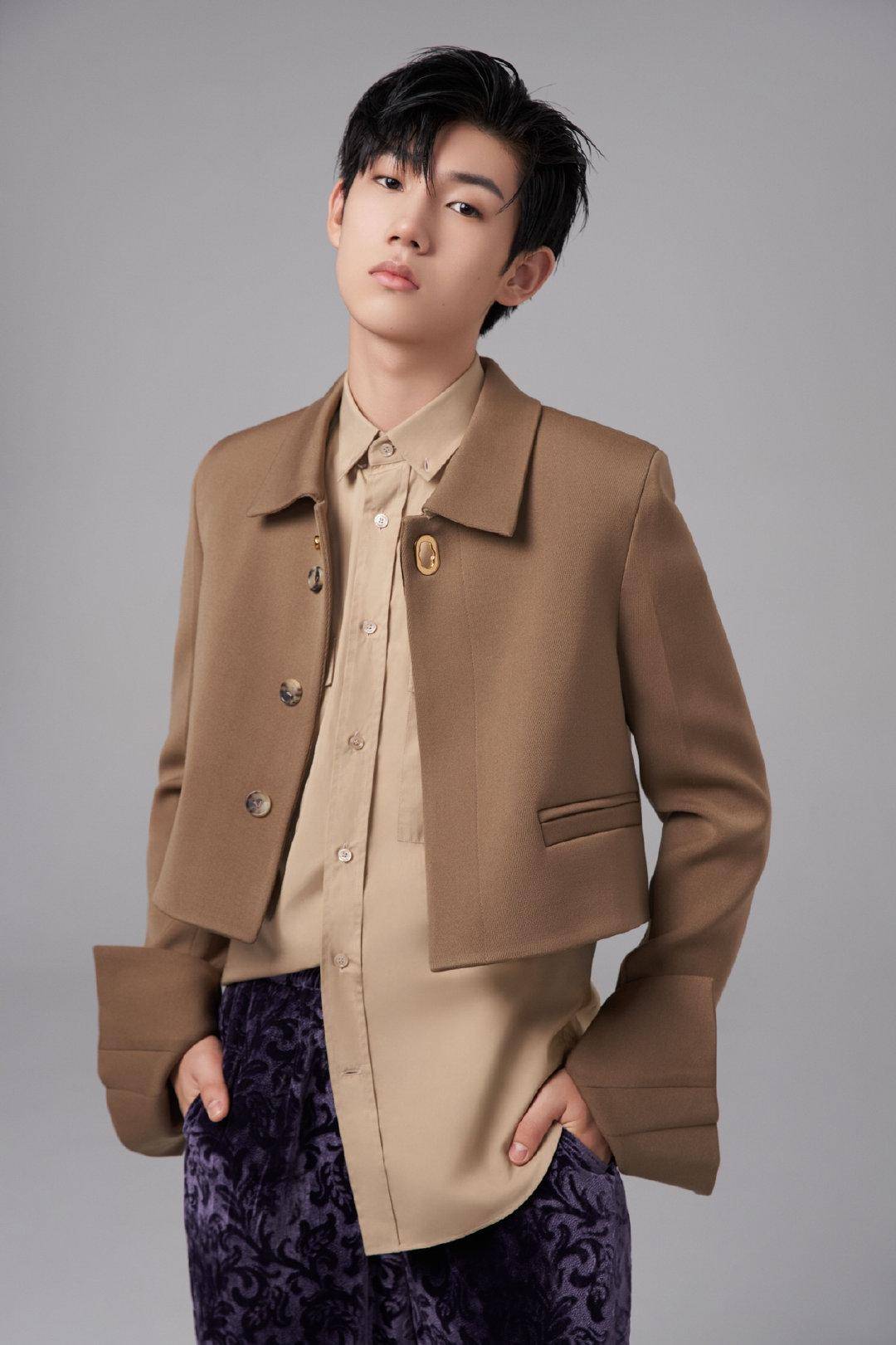 《青你3》成团已定?杜天宇送站姐礼物大手笔,皇族没出道有玄机