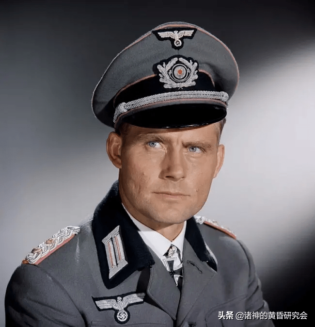 与剧中海斯勒上校在座车重车毁人亡的结局不同,派普活到了战后,并在