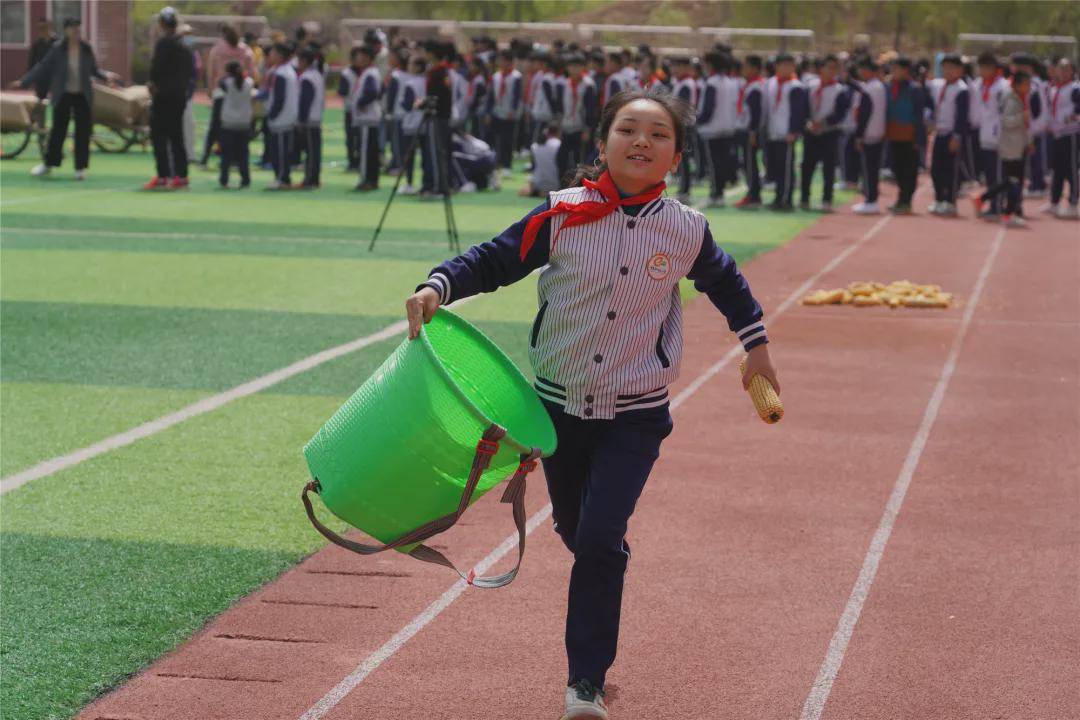 青岛铜川路小学举行2021年春季红色足迹趣味运动会