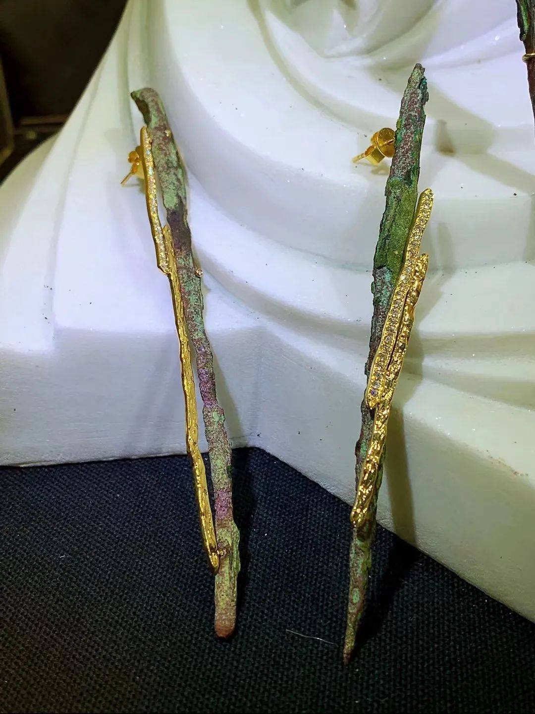 465克拉),18k黄金镶嵌.