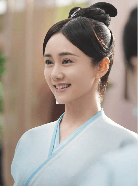 刘芸2000年,毕业于中央戏剧学院,2001年出演电视剧《命运的承诺》正式