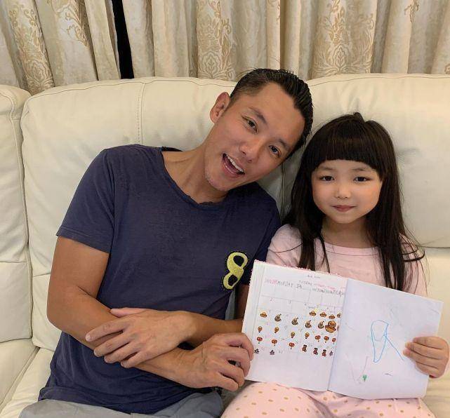 tvb小生张颖康为老婆孩子戒烟家人出妙招让其成功戒烟100天