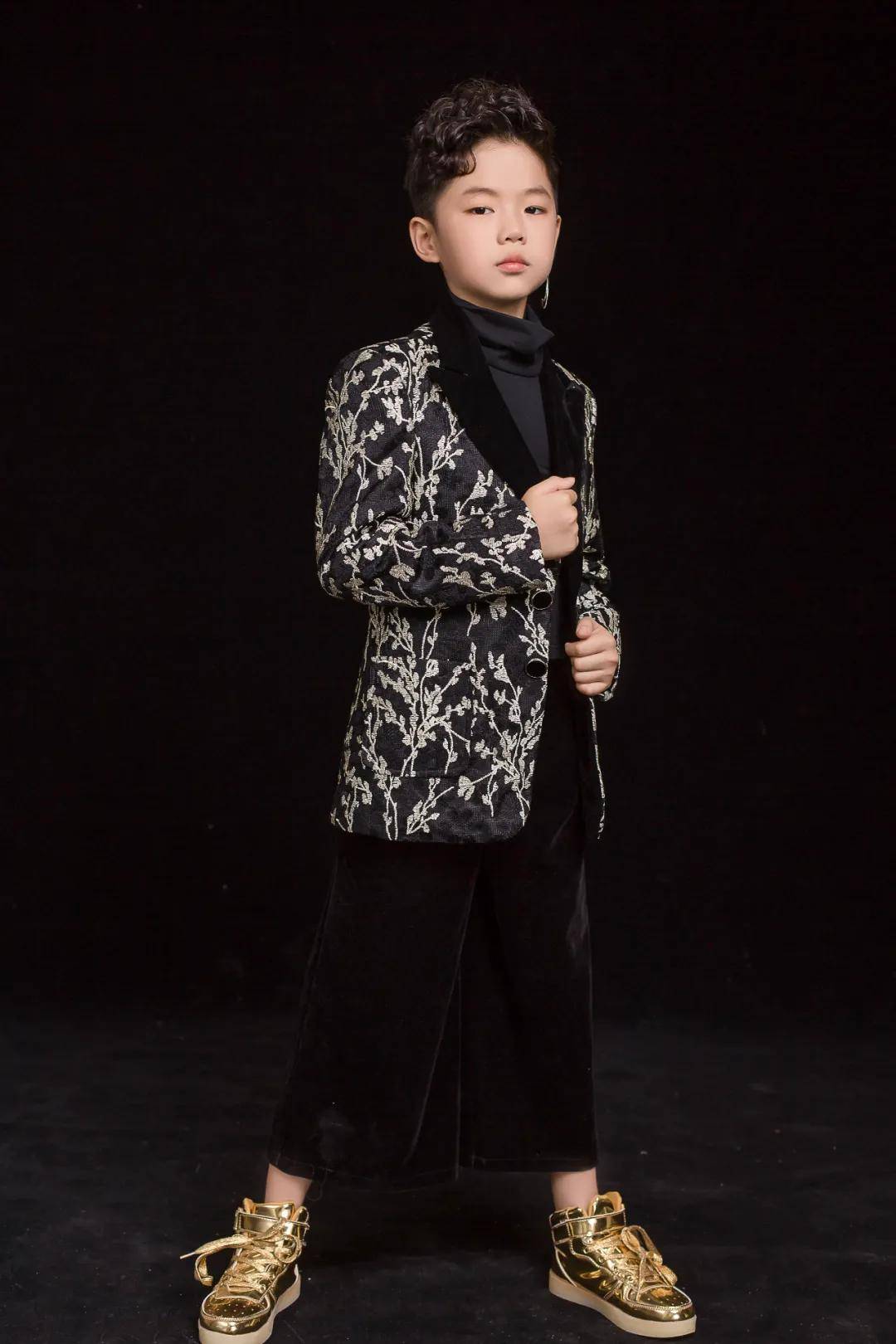 小超模蔡天 荣获全球总决赛童模组 全球人气季军!