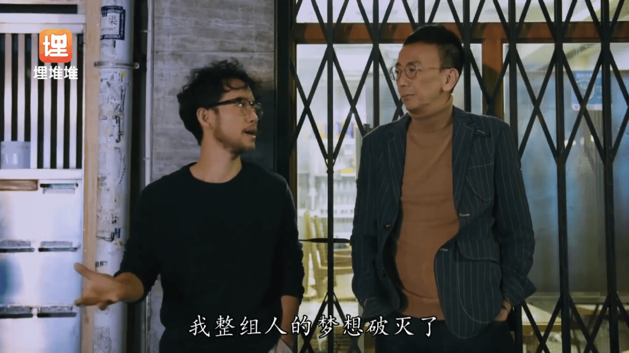 荒诞剧团爆笑开局落泪收官精品喜剧成后起之秀