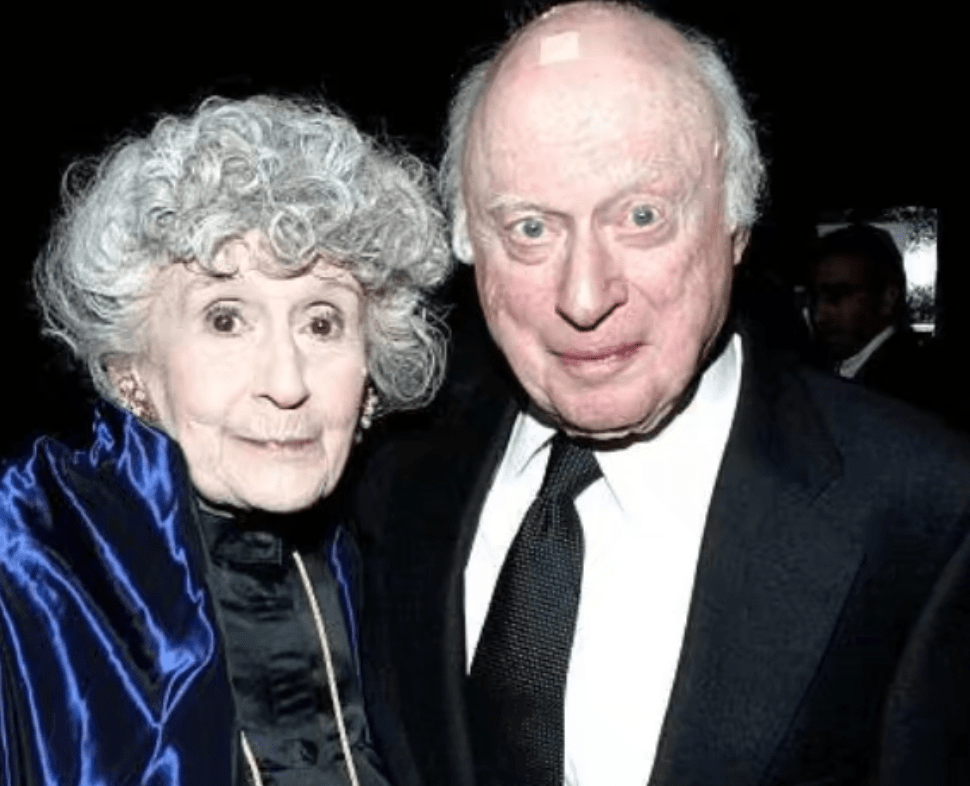 《摩登家族》和《生活残骸》的好莱坞巨星诺曼去世,享年106岁