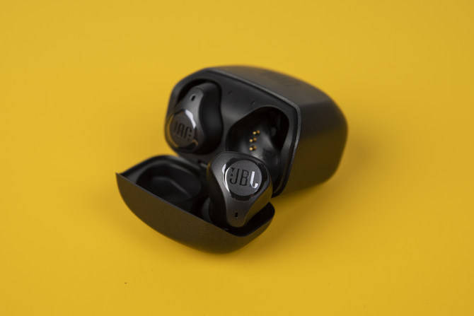 Type-C|JBL CLUB PRO+ TWS真无线降噪耳机体验：这才叫下潜