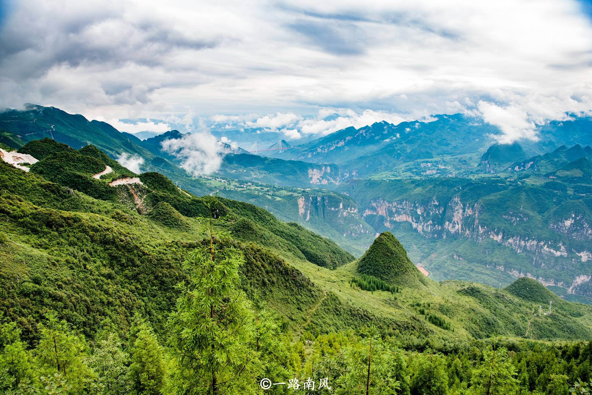 中国凉都六盘水,夏季平均气温只有19.7,避暑度假好惬意