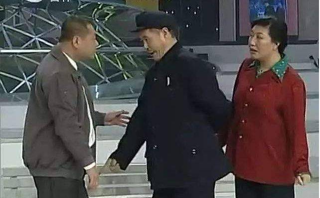 卖拐赵本山范伟高秀敏 f25b2e95417f49e7a46899e2131bc962.jpeg