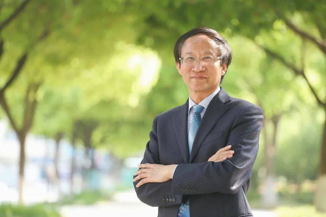 校长心法沈茂德教育的融合是破除中西之见合力打造我们的学校