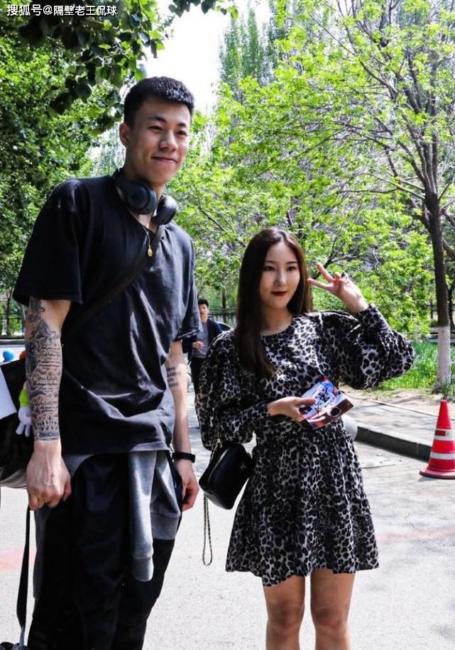 虽然周琦并没有露面,但他对于全队的功劳意义重大,尤其是在面对内涵文