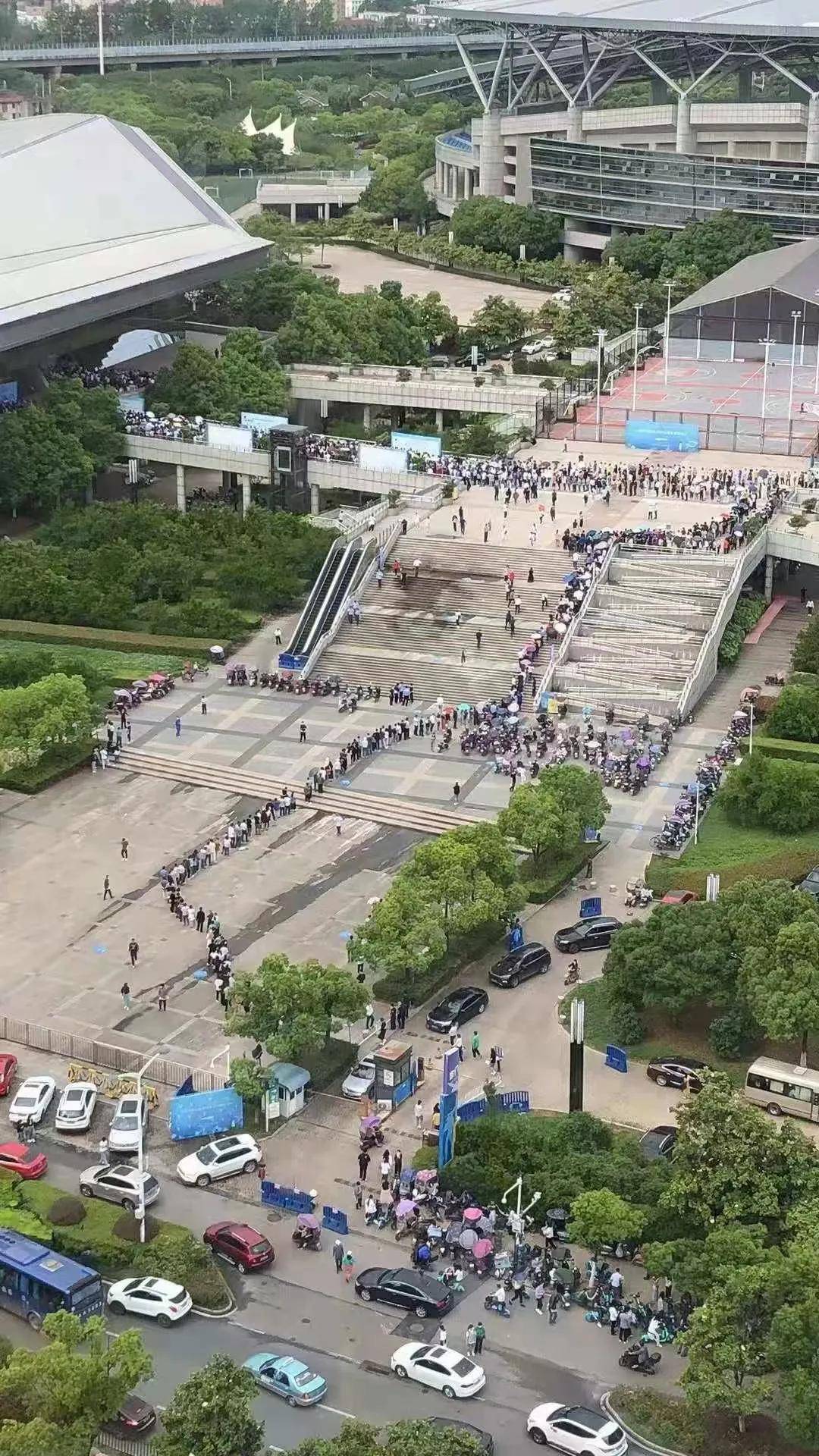 合肥今天排队打疫苗 309个接种点发布 预约平台上线 全民防疫 人人有责 市民