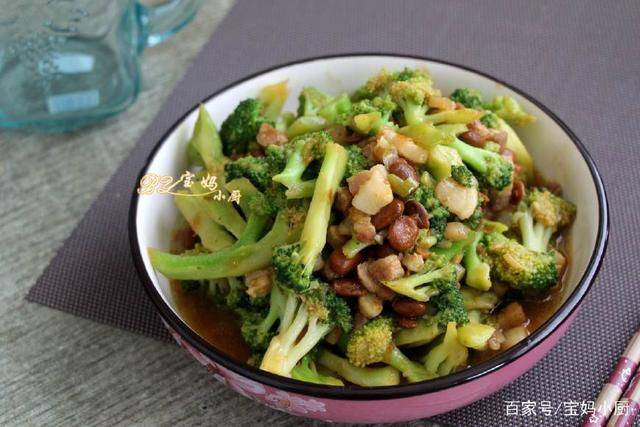 做法|这菜对身体最好，要常吃，放点它，老下饭了，女人和孩子更要吃