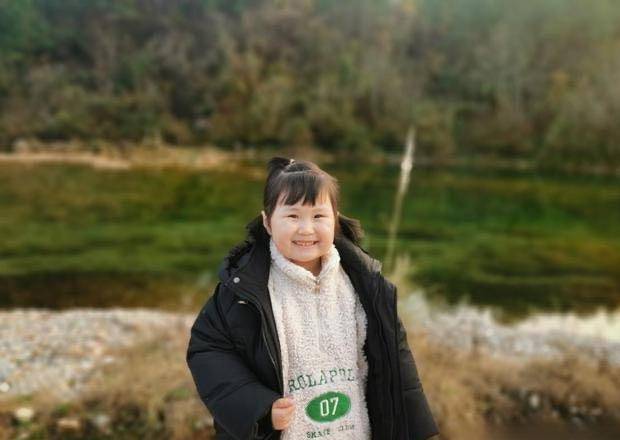 在你好李焕英中饰演小贾玲的女娃是怎么脱颖而出的