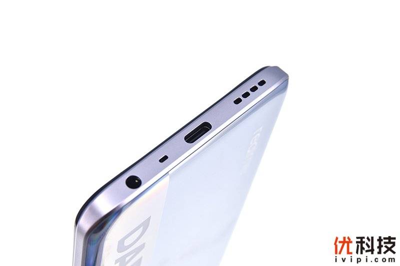 机身|大电池长续航 realme 真我 Q3优科技评测
