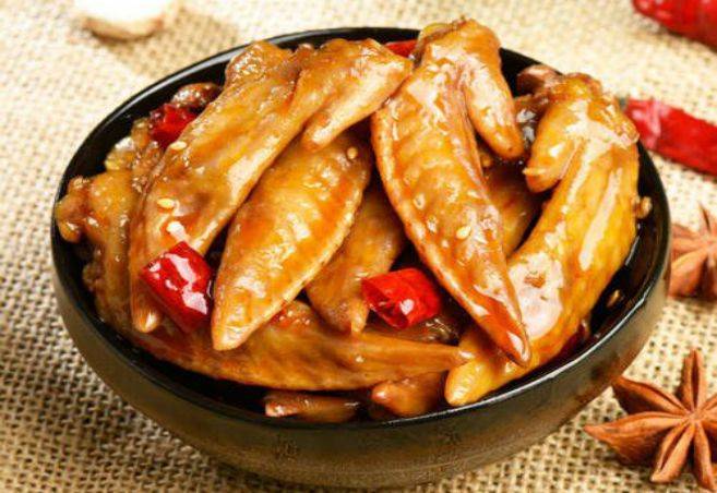 香辣干锅鸡翅虾的做法 d0710fc70b7f482eb6387e9acbaf5b4b.jpeg