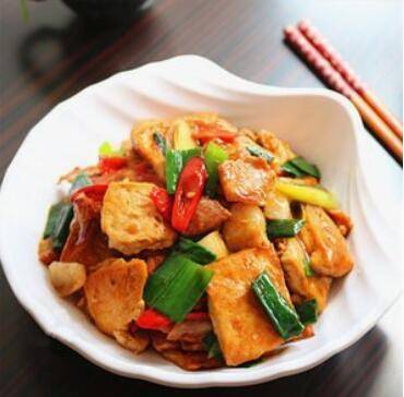 怎么把肉炒的金黄 da31f24b5ebe41ae9879381fc2bf6c82.jpeg