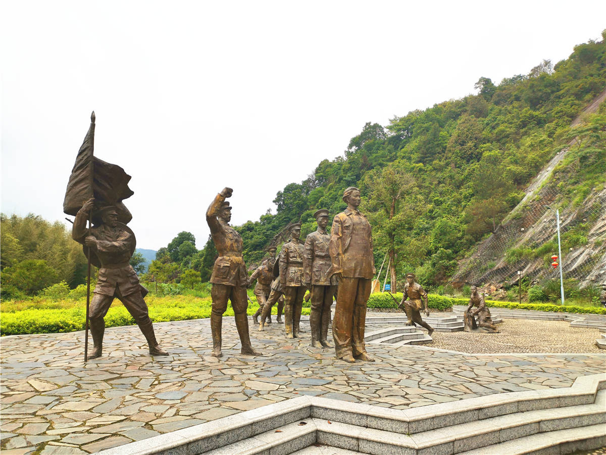 红色吉安走近井冈山黄坳排头兵广场感受排头兵的故事