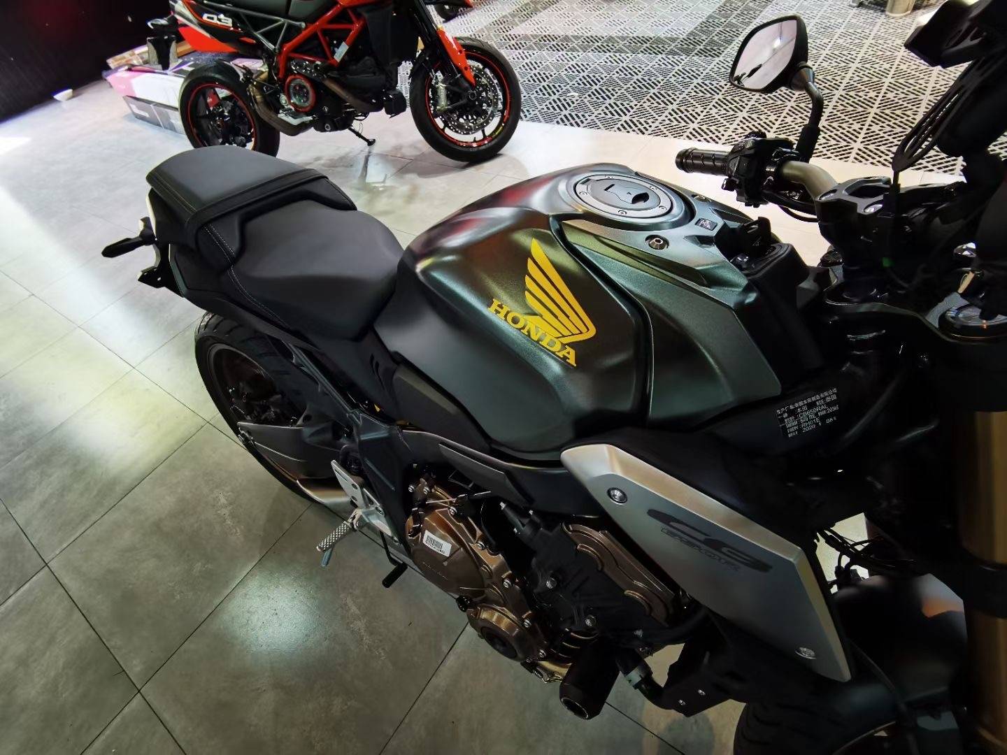 又科技又复古这样的本田cb650r香不香