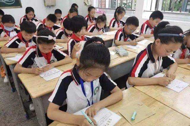 中小学12年学制将缩短至10年 教育部作出回应 家长表示赞成 教育界