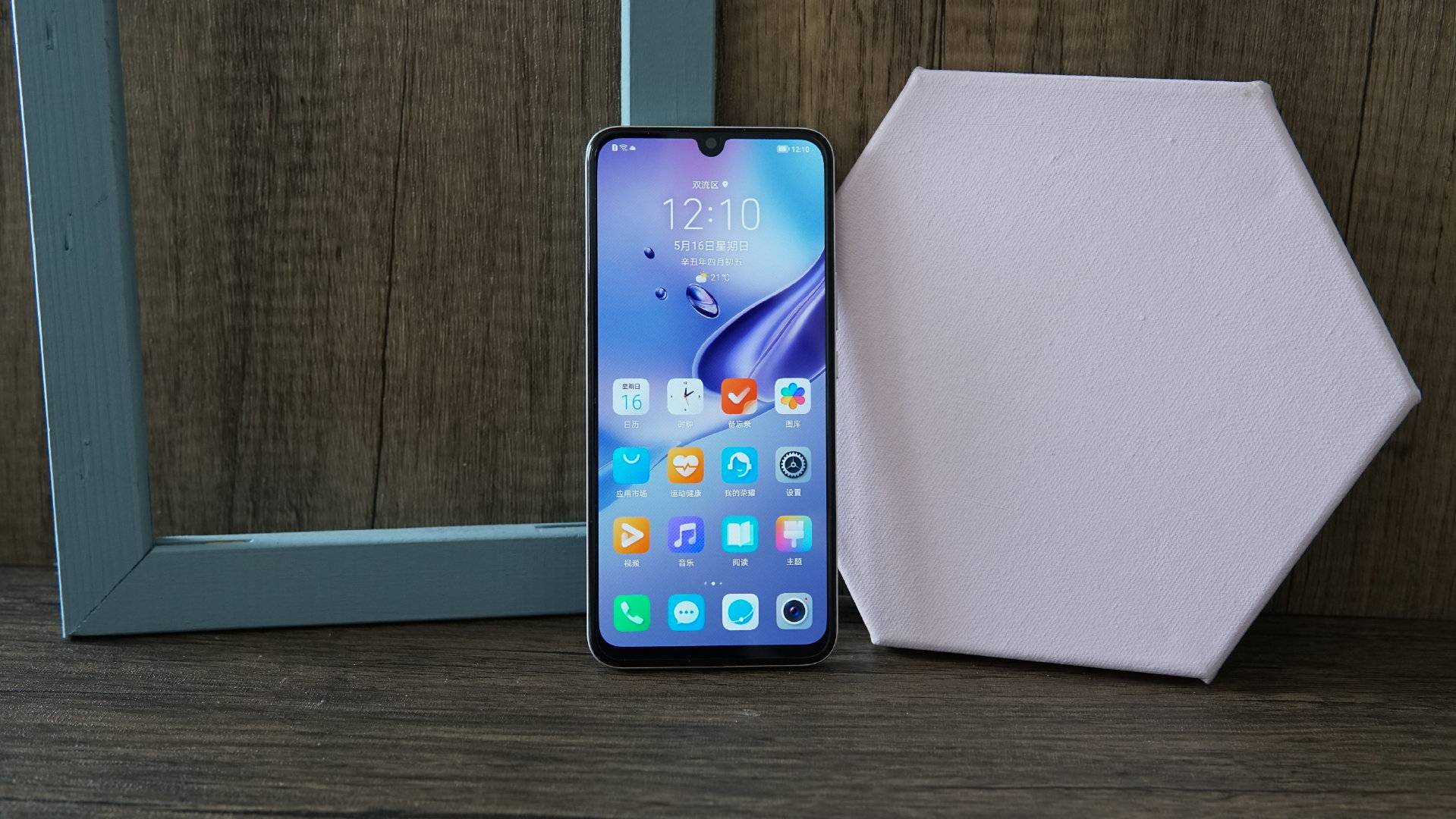 原创荣耀play5手机体验15分钟充电60下放66w快充技术