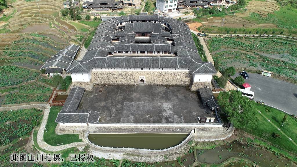 比福建土楼更有看点,探寻安贞堡