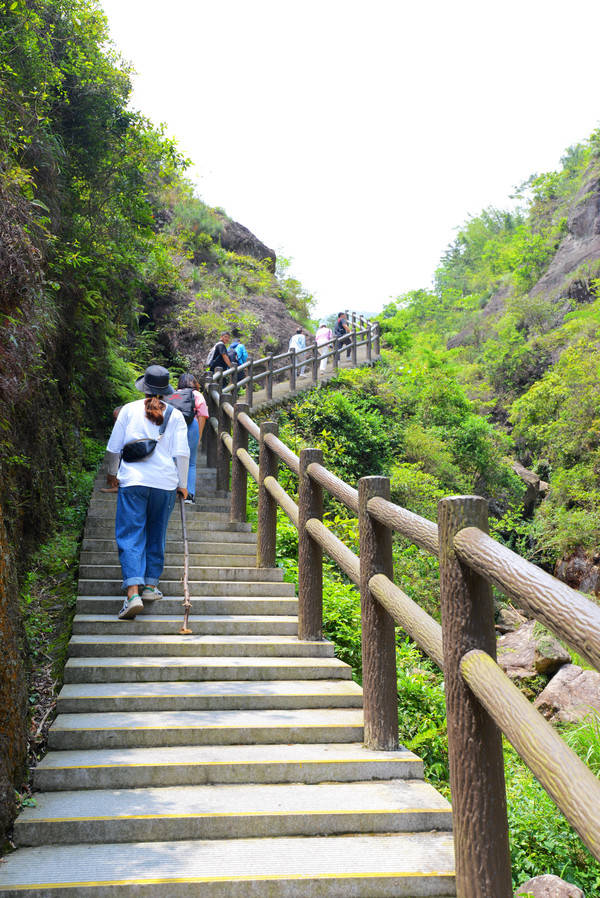 可以爬山的景区 ef200bb5366b43818b1c9fe3e60c8508.jpeg