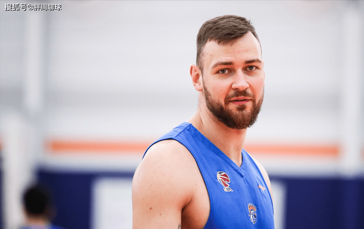 原创曝莫泰离队或携周琦投奔李春江上海男篮造cba新王朝