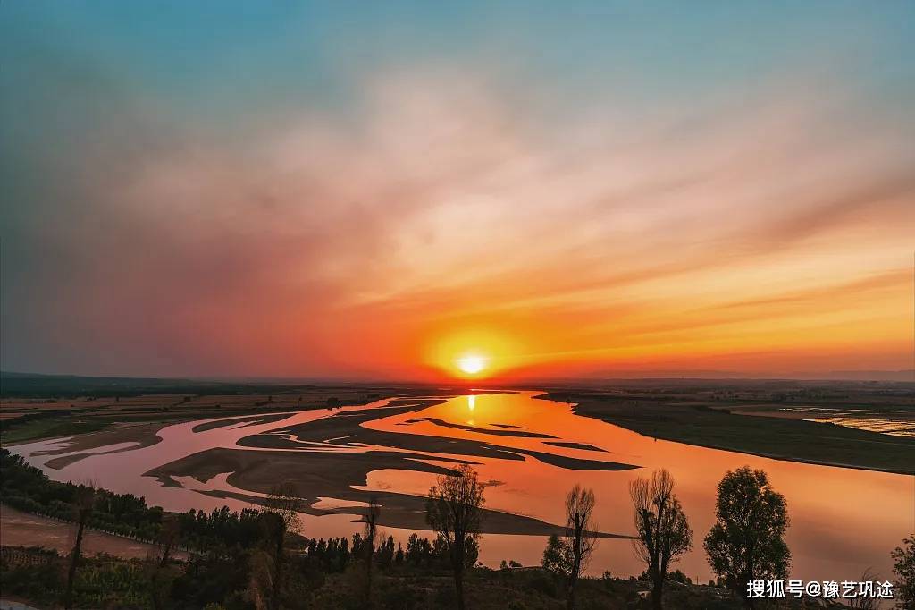 巩义天河龙湾晚霞(视觉中国)
