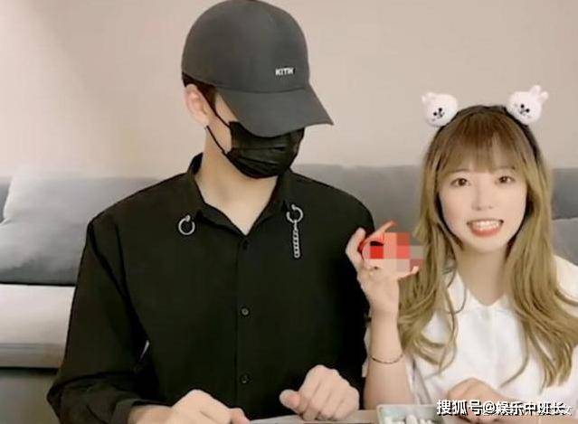 原创郝一点罕见晒证件照,五官精致,清纯靓丽,这才是女大学生该有的