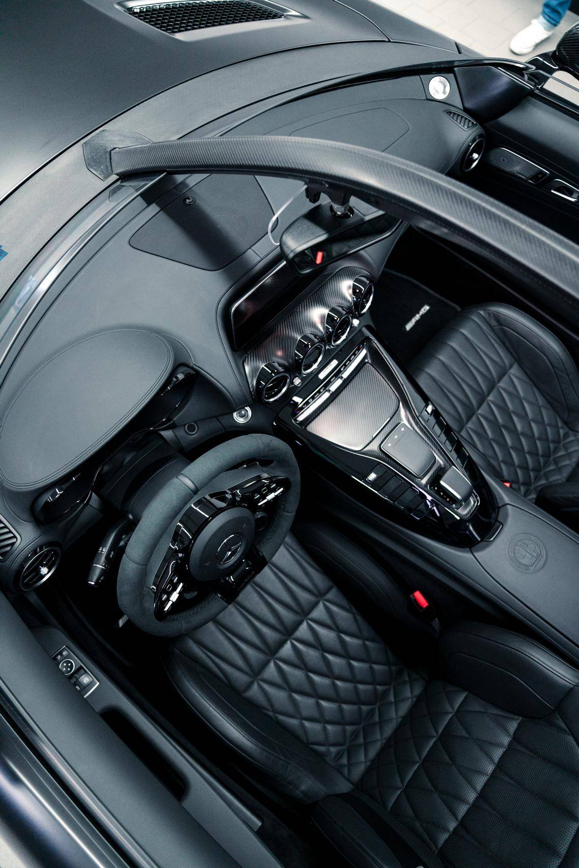 提供850匹马力bussink改装amg gtr敞篷版
