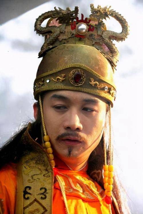 他5岁成亡国之君,在敌国为奴50年,生下一儿子成皇帝,名字耳熟_赵显